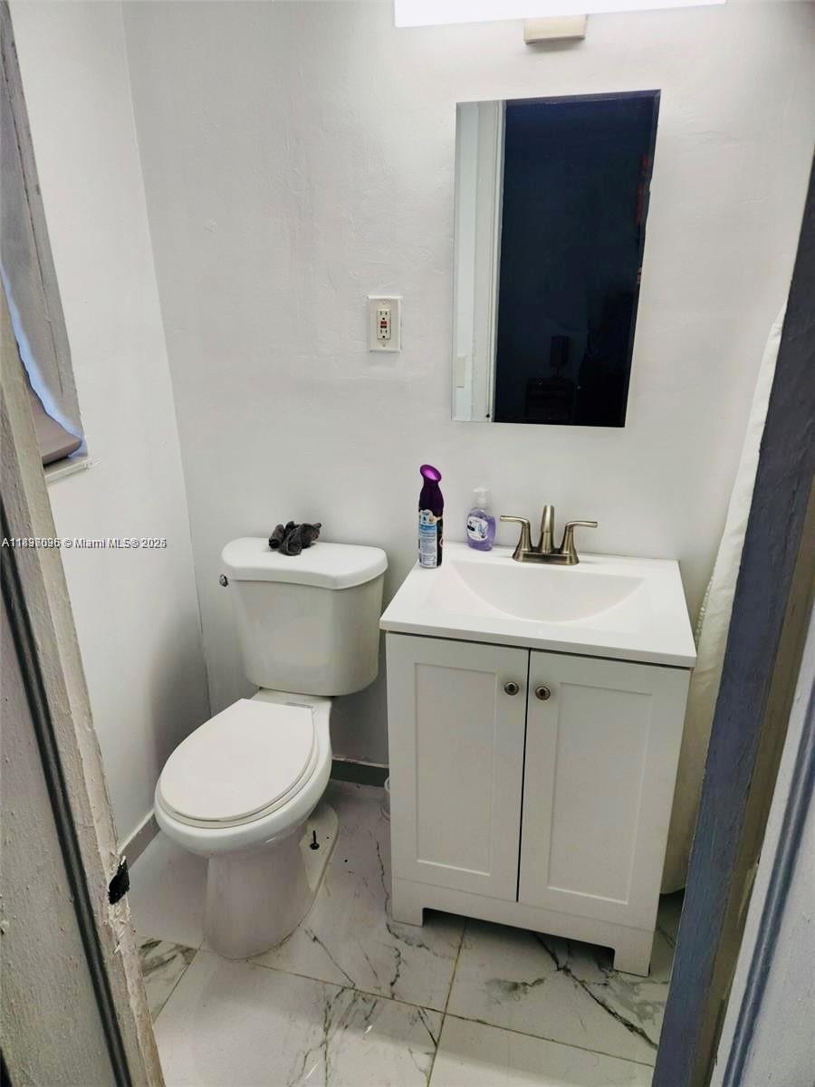 See details / 1950 sq. ft. $ 2025-07-09 0 Photo
