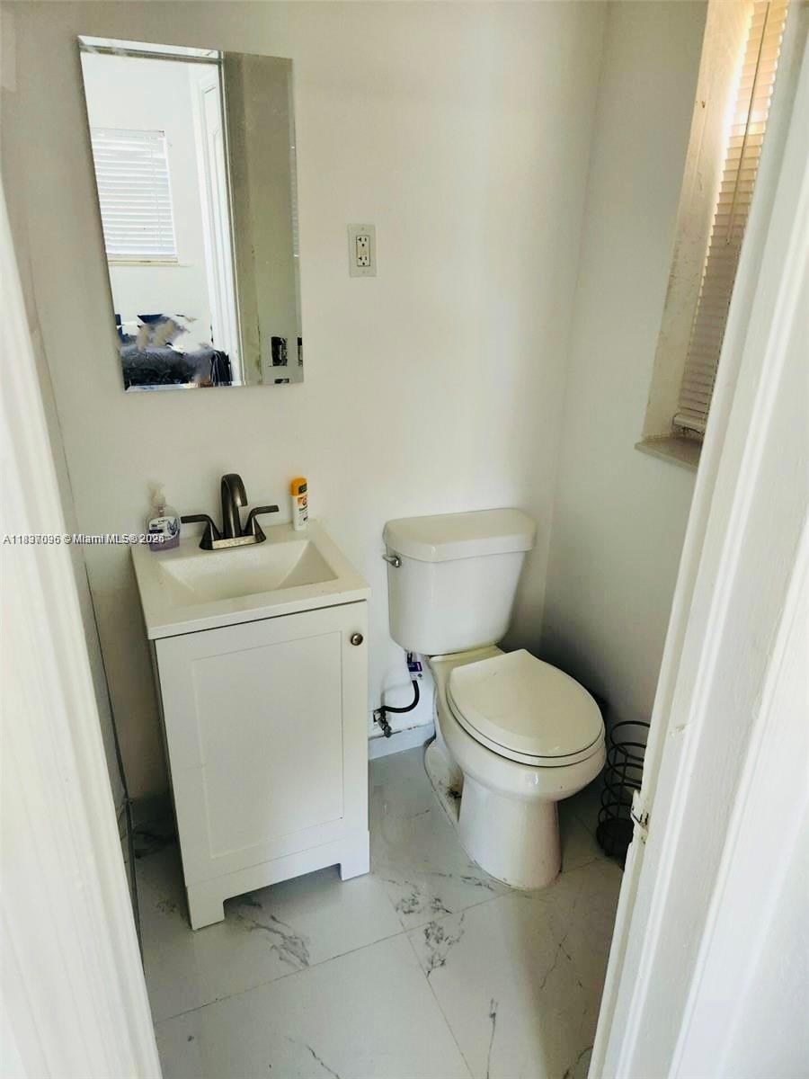 See details / 1950 sq. ft. $ 2025-07-09 0 Photo