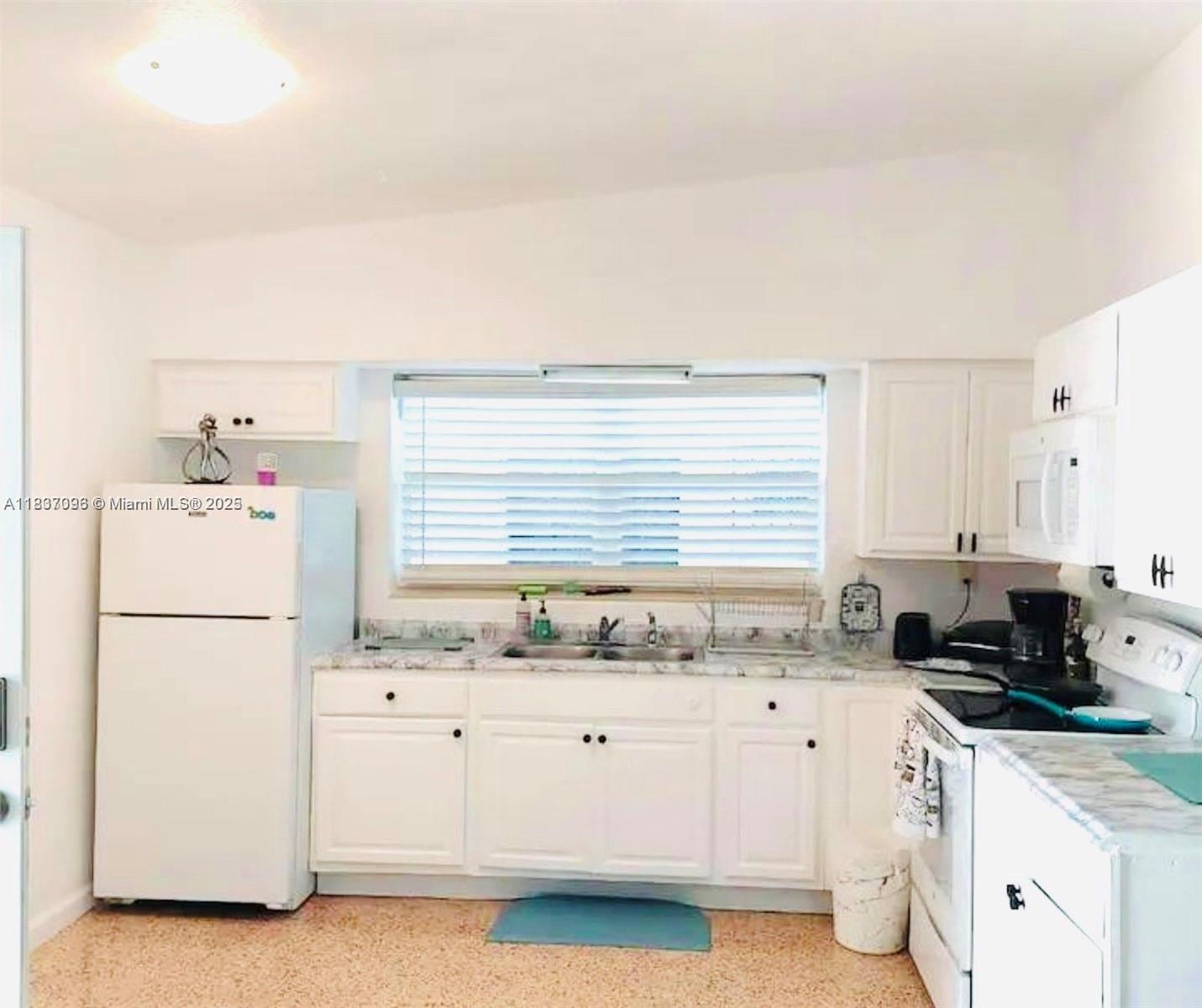 See details / 1950 sq. ft. $ 2025-07-09 0 Photo