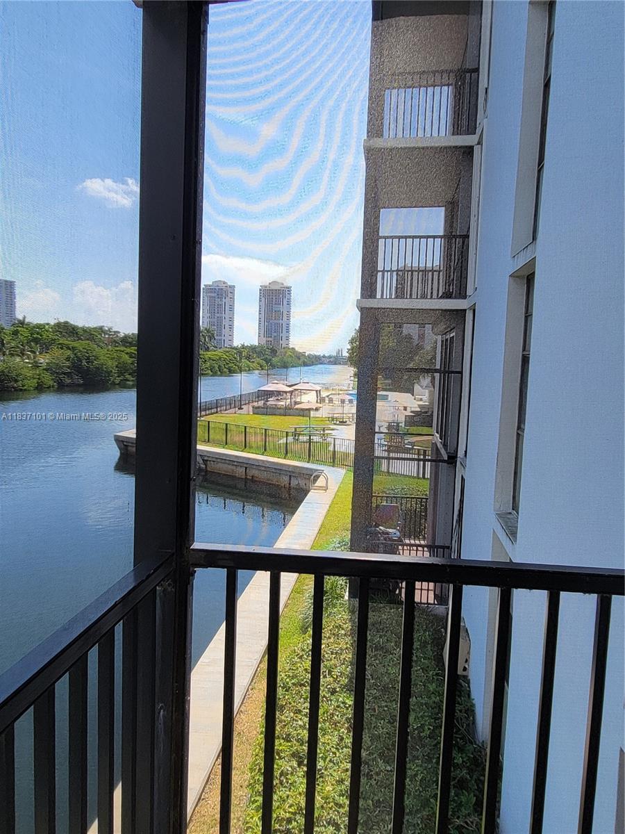Photo of 3401 Country Club Dr  #EI-202, Aventura, Florida, 33180 - 