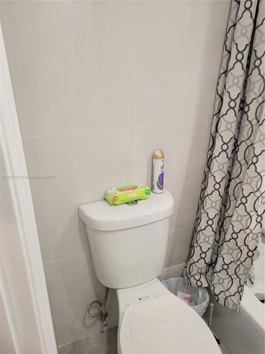Photo of 3401 Country Club Dr #EI-202, Aventura, Florida, 33180 -