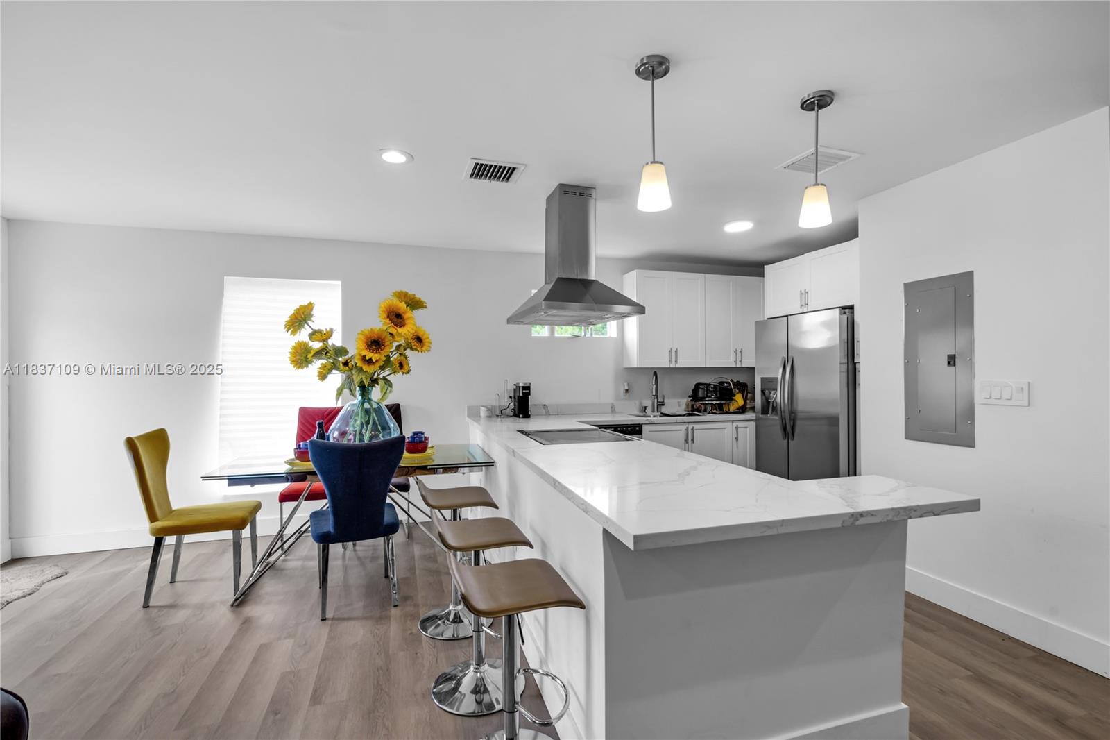 See details / 3360 sq. ft. $ 2025-07-09 0 Photo