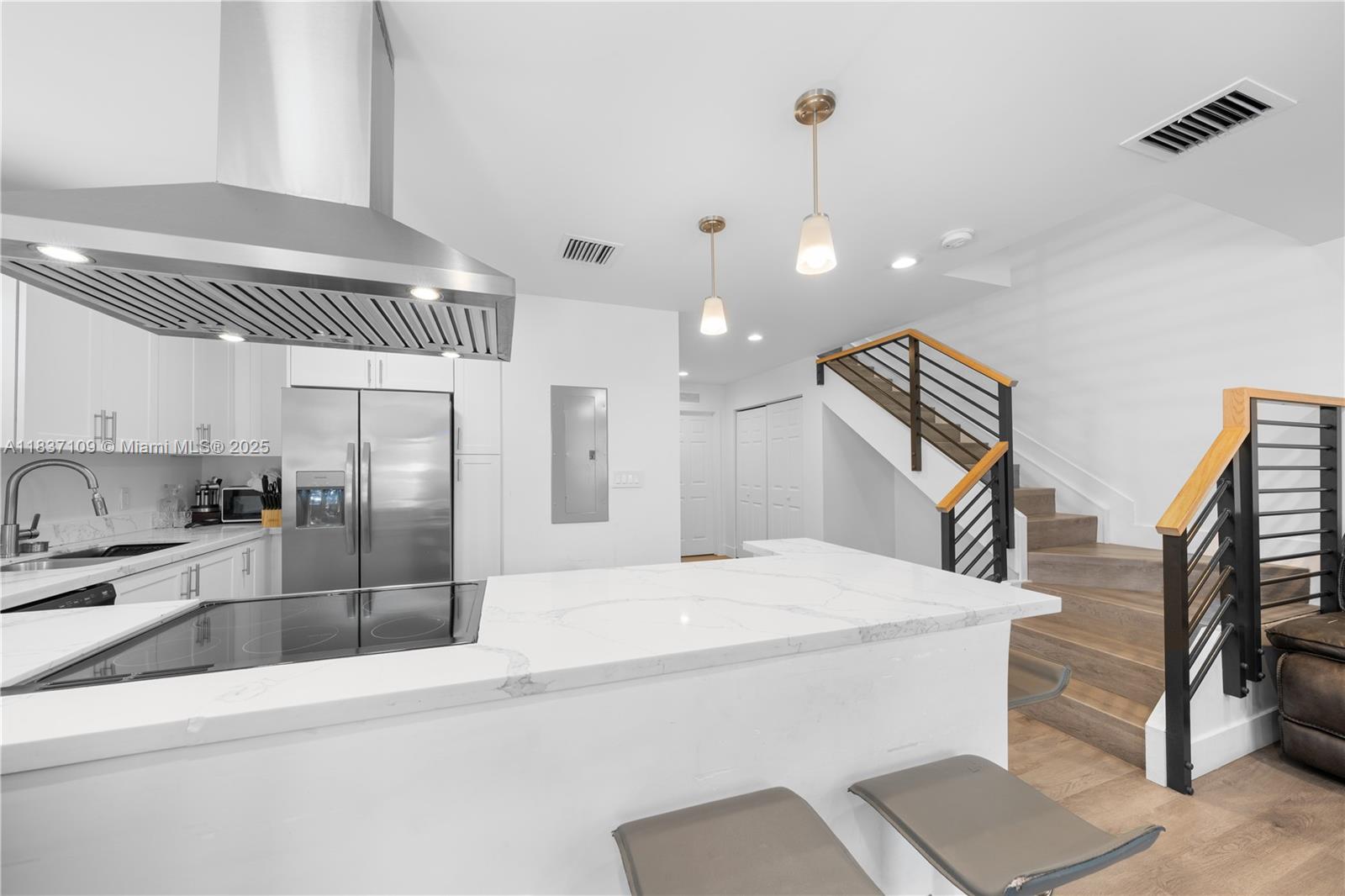 See details / 3360 sq. ft. $ 2025-07-09 0 Photo