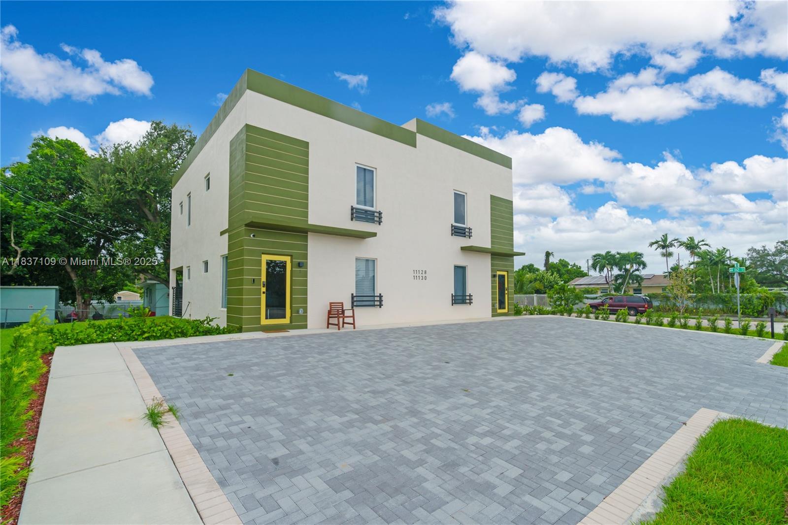 See details / 3360 sq. ft. $ 2025-07-09 0 Photo