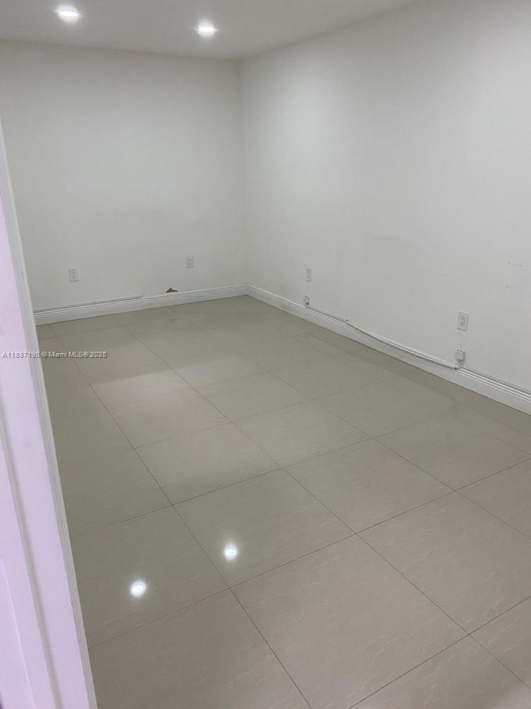 See details 4 / sq. ft. $ 2025-07-09 0 Photo