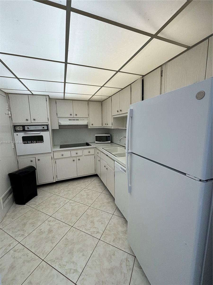 Photo of 400 Kings Point Dr  #309, Sunny Isles Beach, Florida, 33160 - 