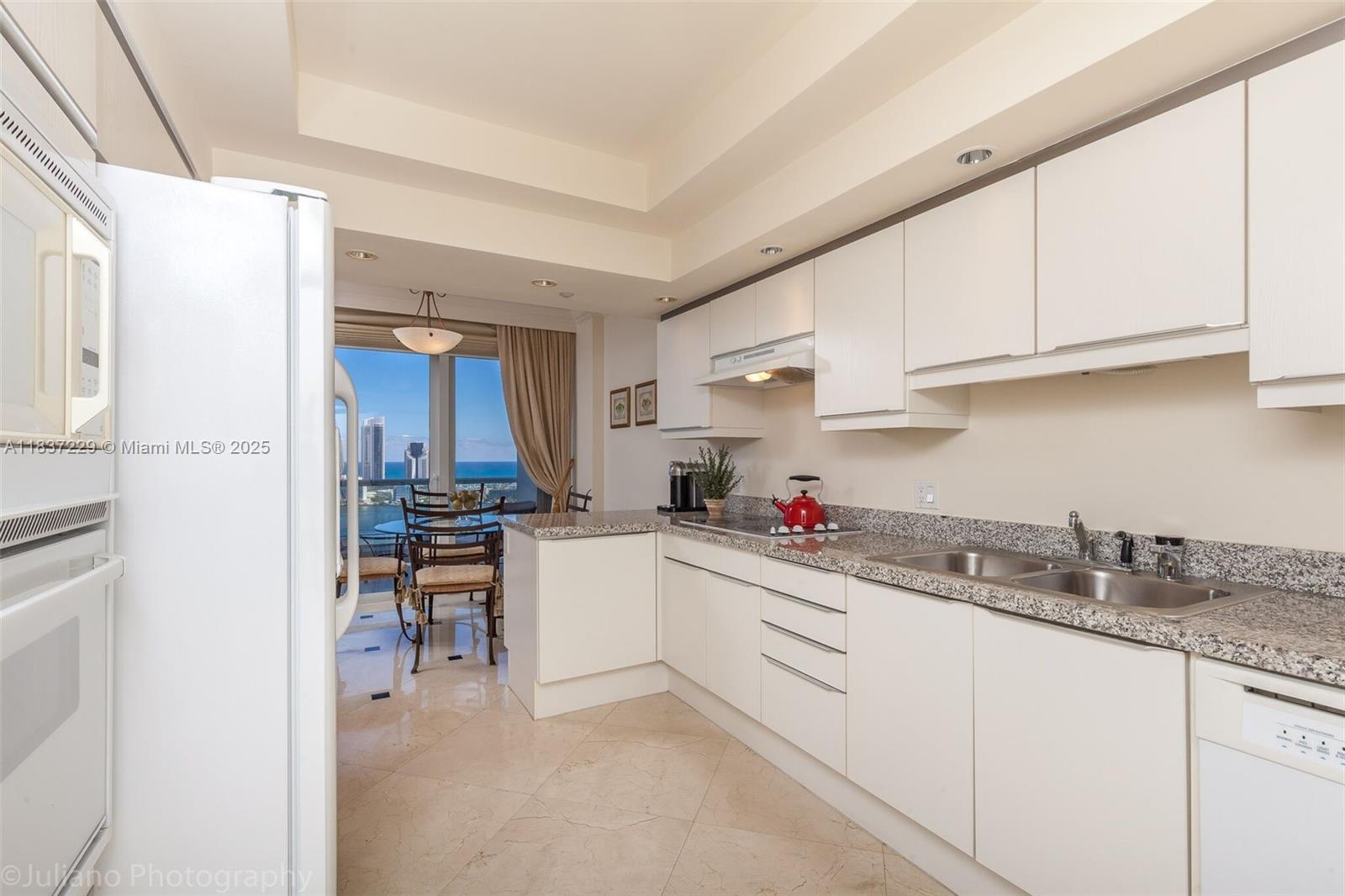 See details 2504 3 / 3 2690 sq. ft. $ 2025-07-09 0 Photo