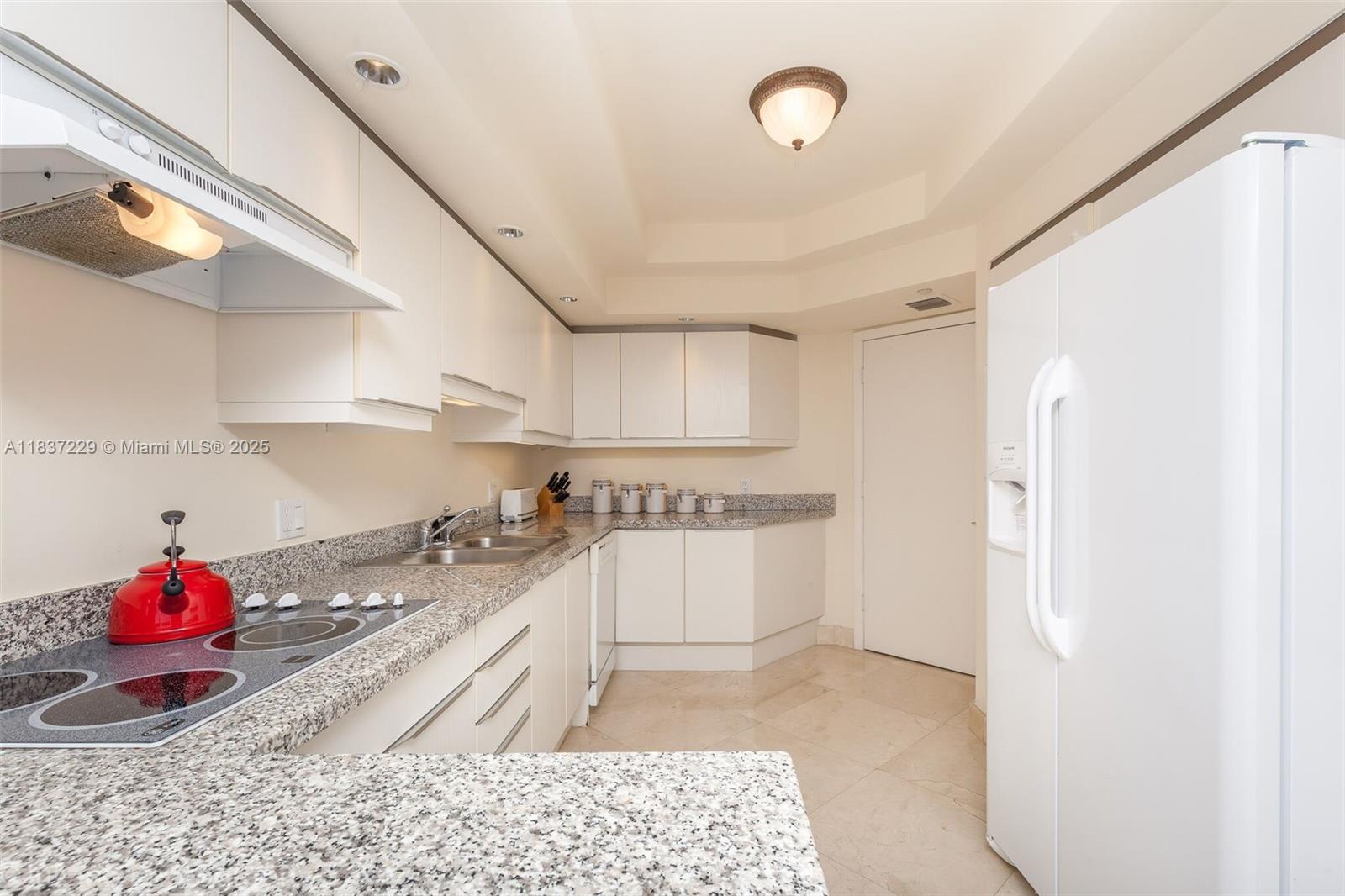 See details 2504 3 / 3 2690 sq. ft. $ 2025-07-09 0 Photo
