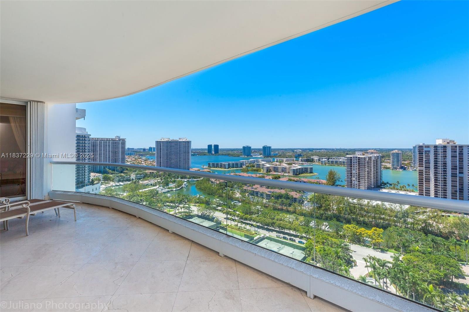 See details 2504 3 / 3 2690 sq. ft. $ 2025-07-09 0 Photo