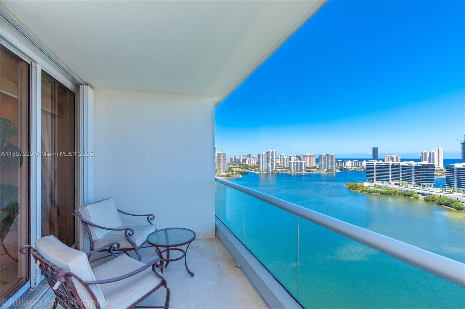 See details 2504 3 / 3 2690 sq. ft. $ 2025-07-09 0 Photo