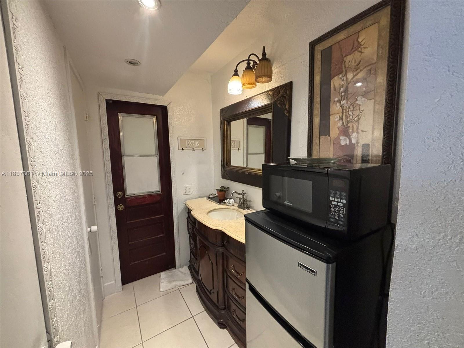 Ver detalles 14351 4 / 2 2495 sq. ft. $ 2025-07-23 0 foto