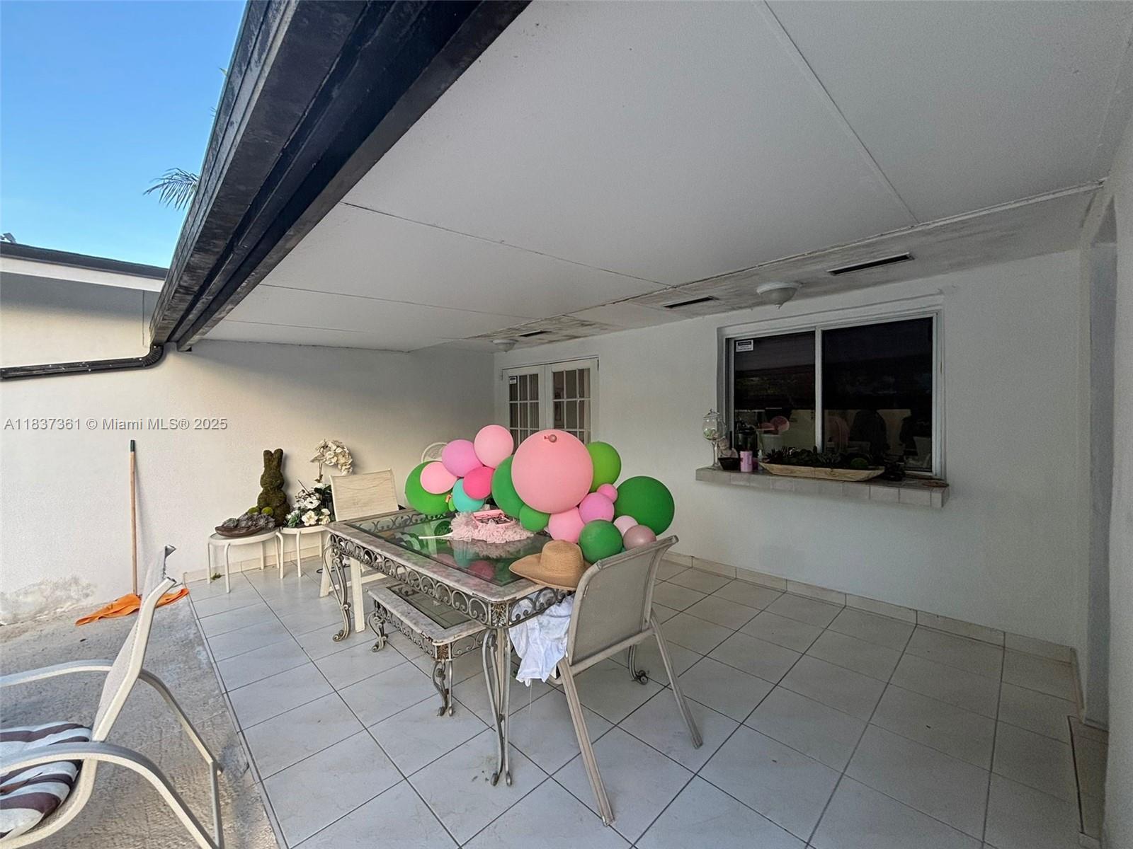 Ver detalles 14351 4 / 2 2495 sq. ft. $ 2025-07-23 0 foto