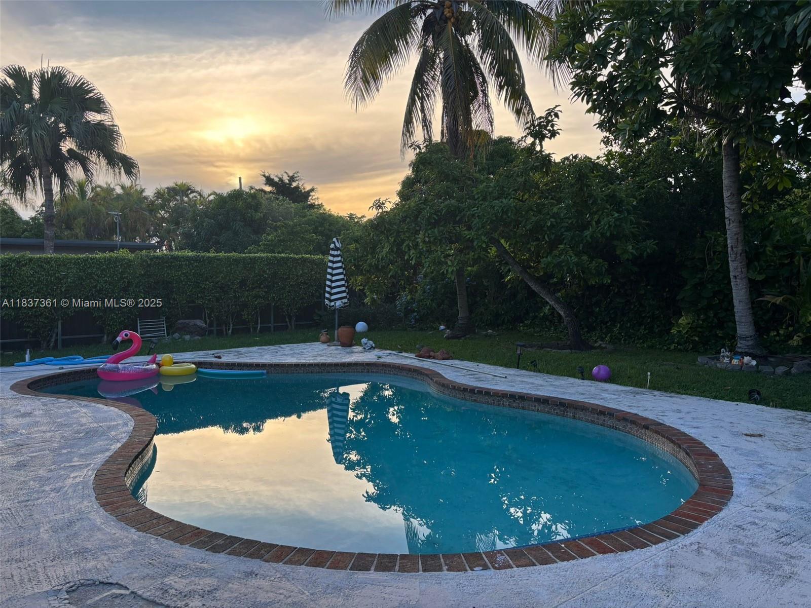 Ver detalles 14351 4 / 2 2495 sq. ft. $ 2025-07-23 0 foto