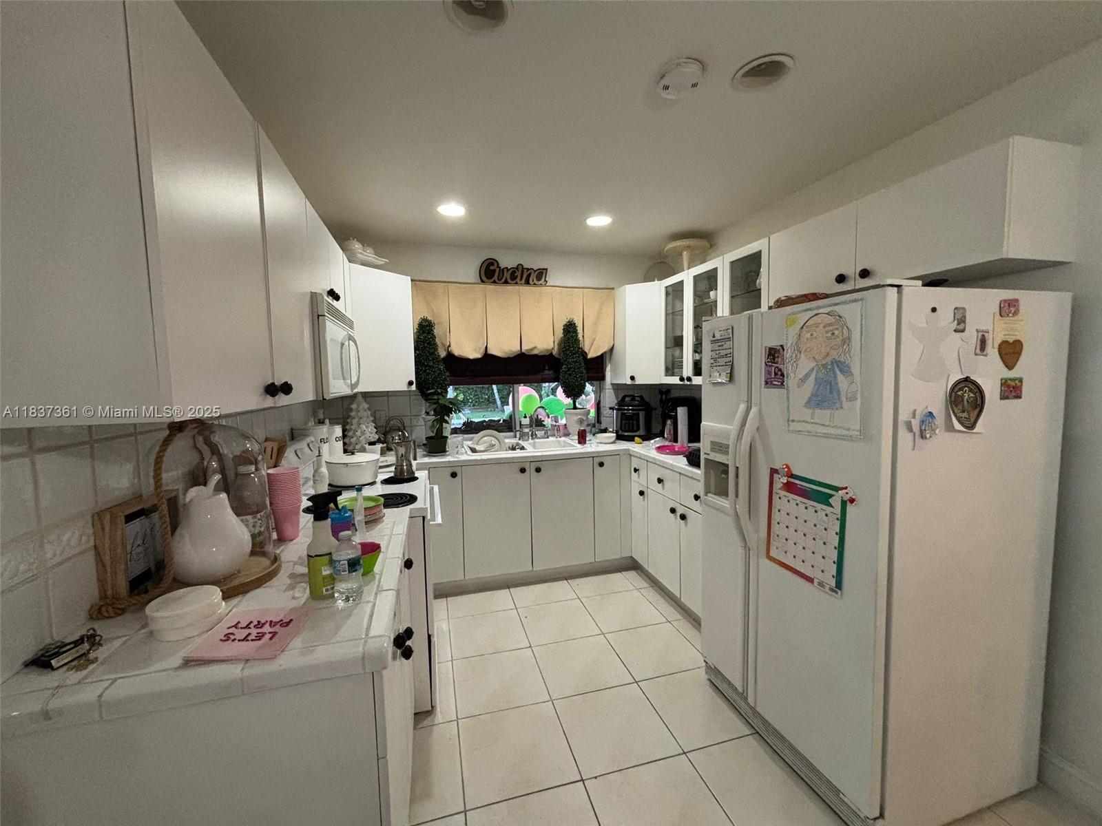 Ver detalles 14351 4 / 2 2495 sq. ft. $ 2025-07-23 0 foto
