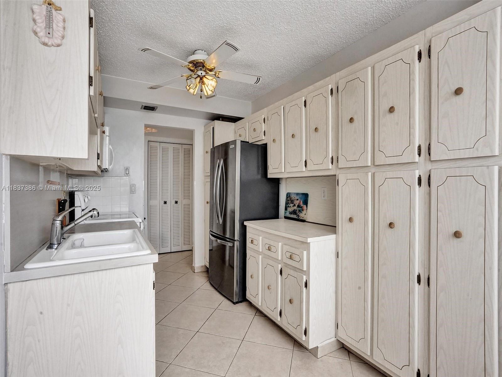 Photo of 1833 Ocean Dr  #1511, Hallandale Beach, Florida, 33009 - 