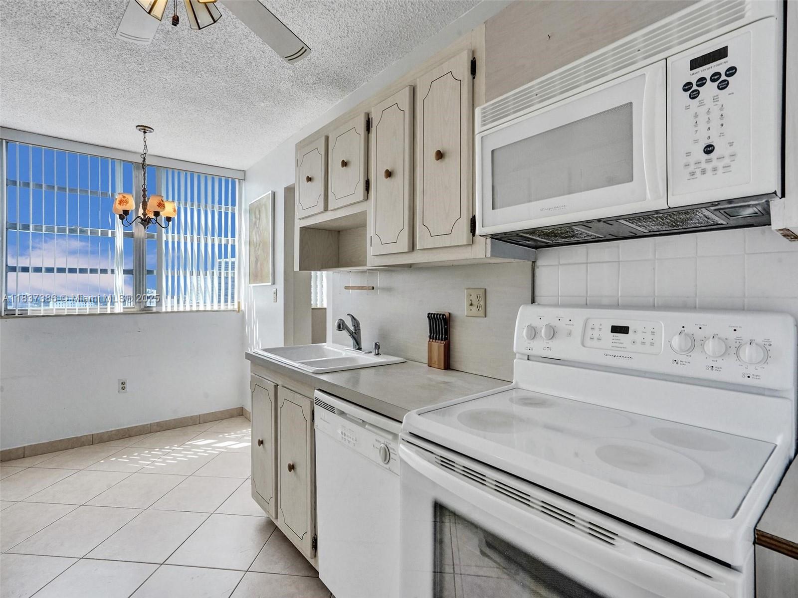 Photo of 1833 Ocean Dr  #1511, Hallandale Beach, Florida, 33009 - 