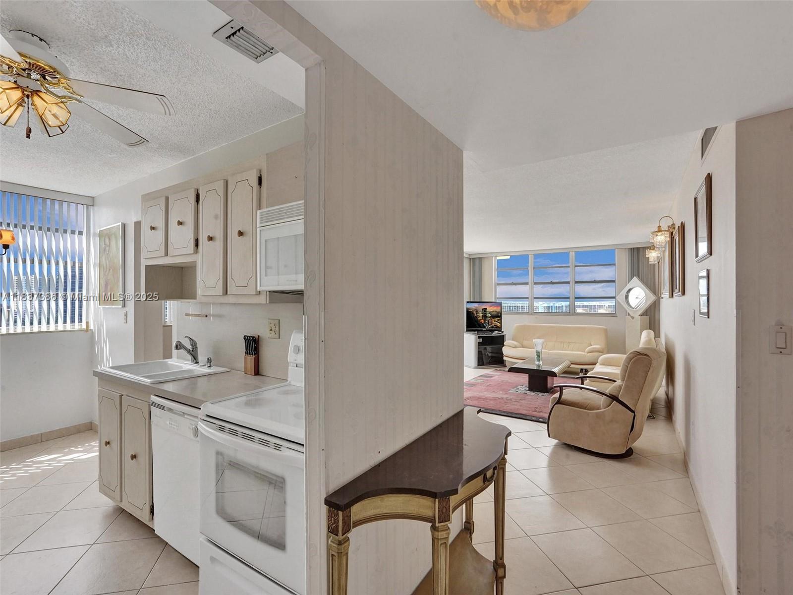 Photo of 1833 Ocean Dr  #1511, Hallandale Beach, Florida, 33009 - 