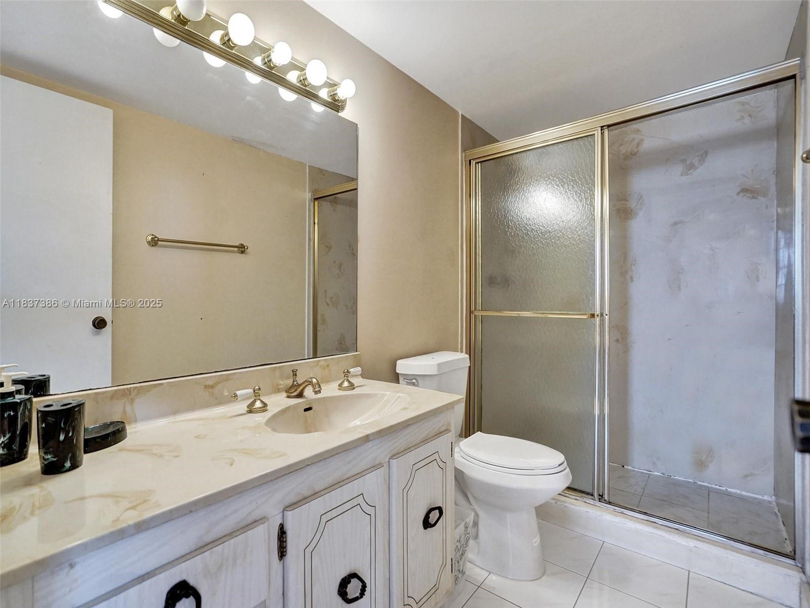 Photo of 1833 Ocean Dr  #1511, Hallandale Beach, Florida, 33009 - 