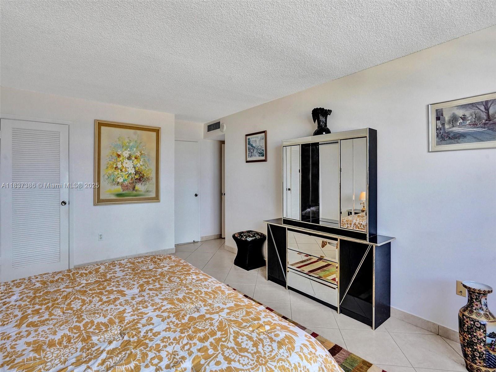 Photo of 1833 Ocean Dr  #1511, Hallandale Beach, Florida, 33009 - 