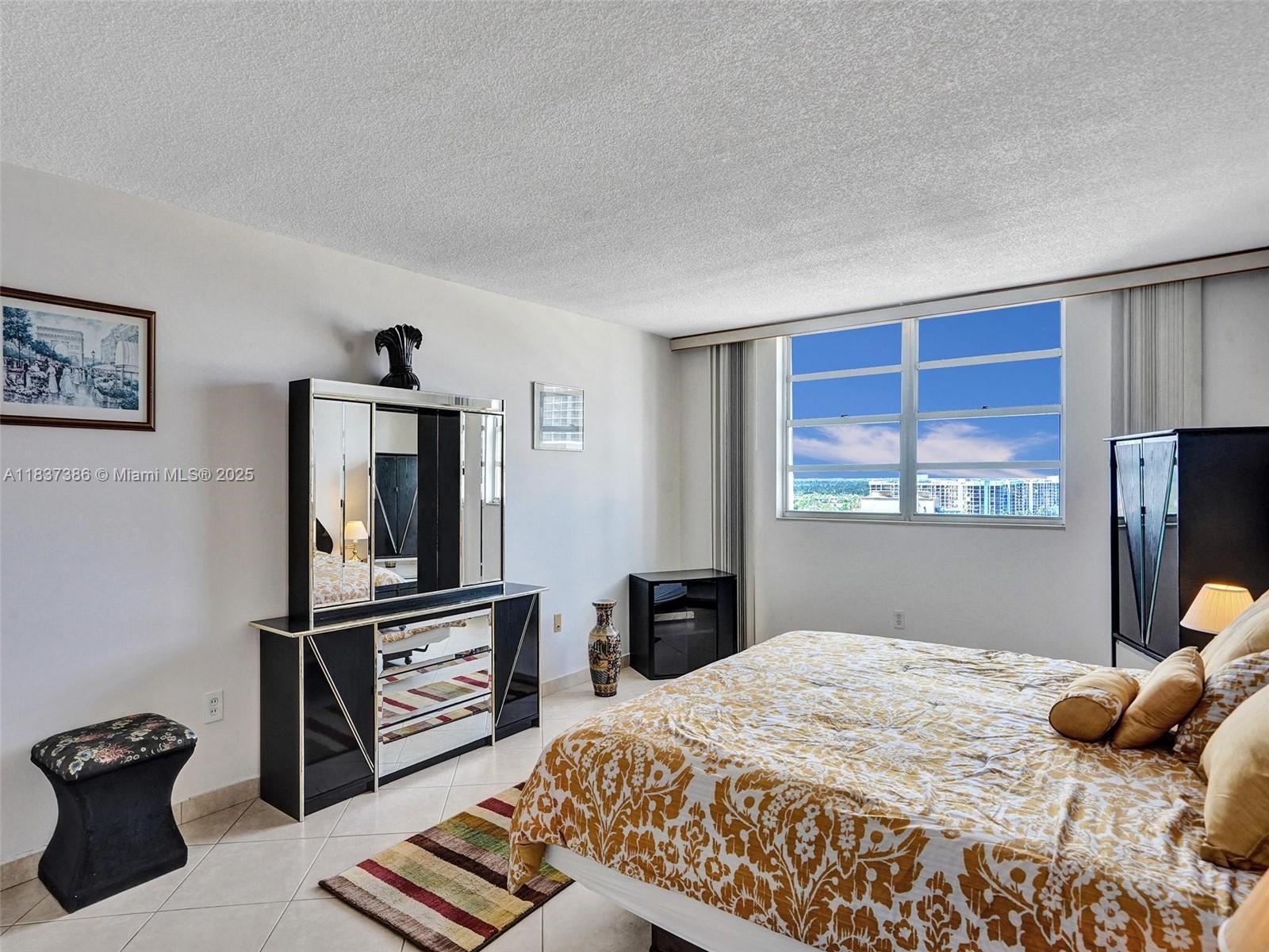 Photo of 1833 Ocean Dr  #1511, Hallandale Beach, Florida, 33009 - 