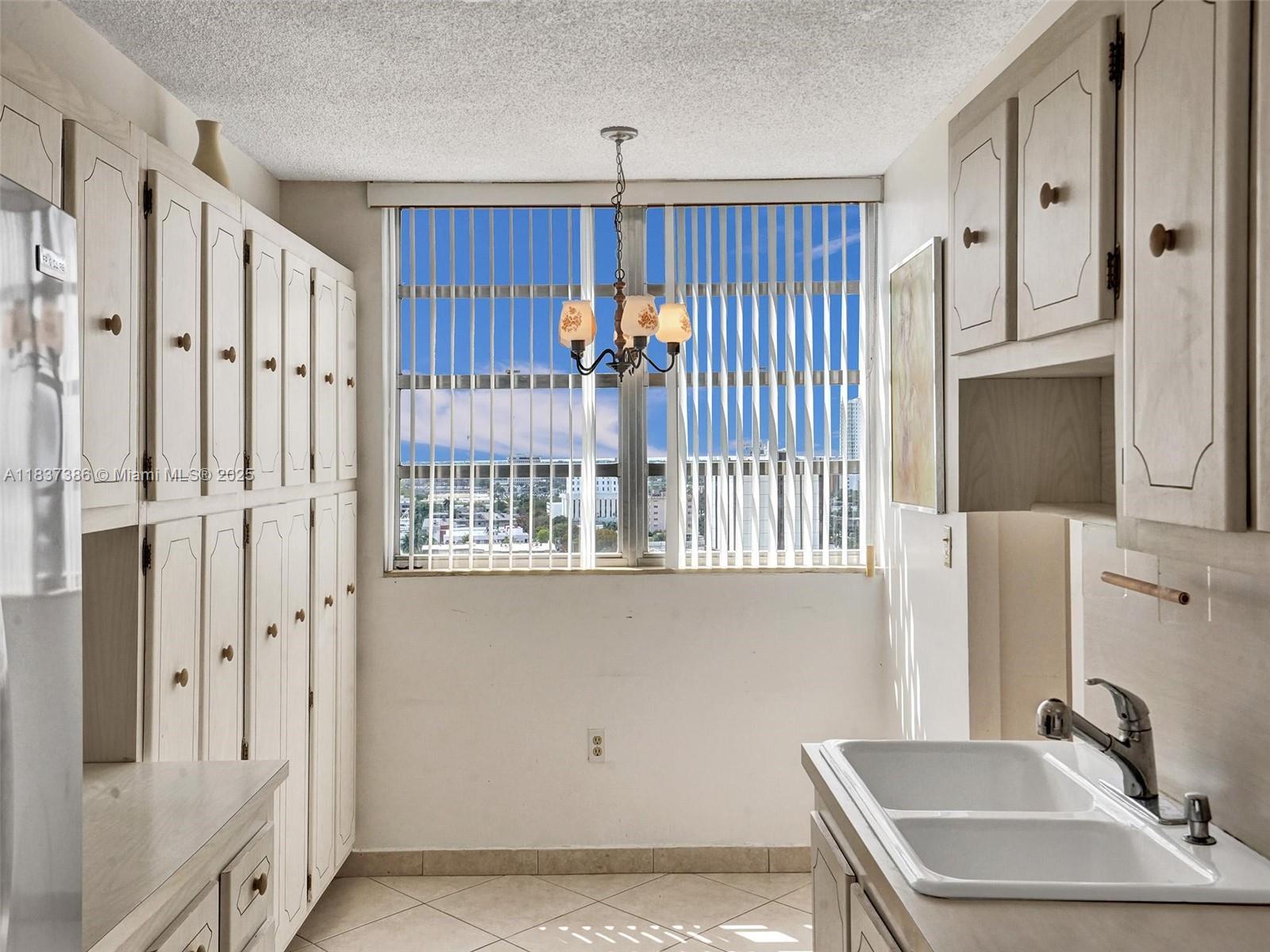 Photo of 1833 Ocean Dr  #1511, Hallandale Beach, Florida, 33009 - 