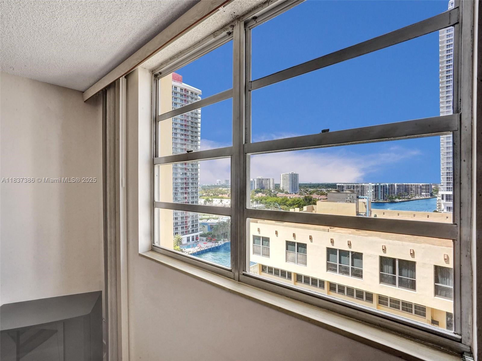 Photo of 1833 Ocean Dr  #1511, Hallandale Beach, Florida, 33009 - 