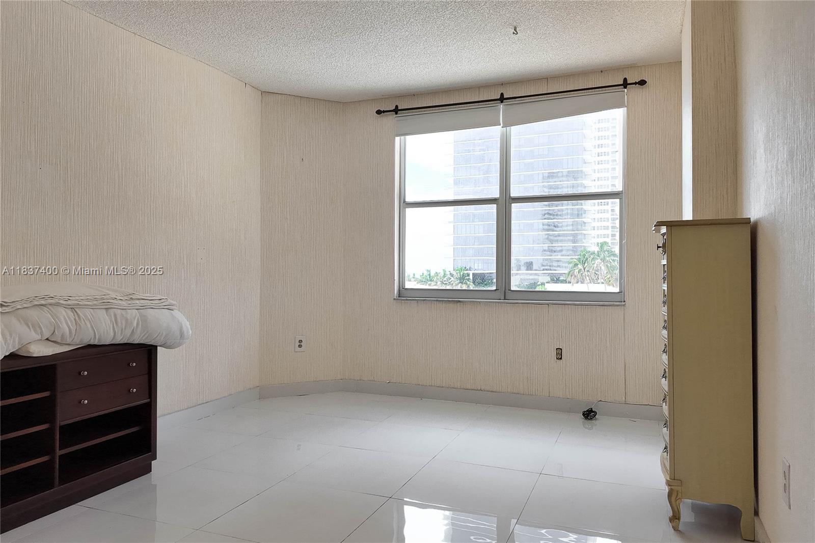 See details 3G 2 / 2 1240 sq. ft. $ 2025-07-09 0 Photo