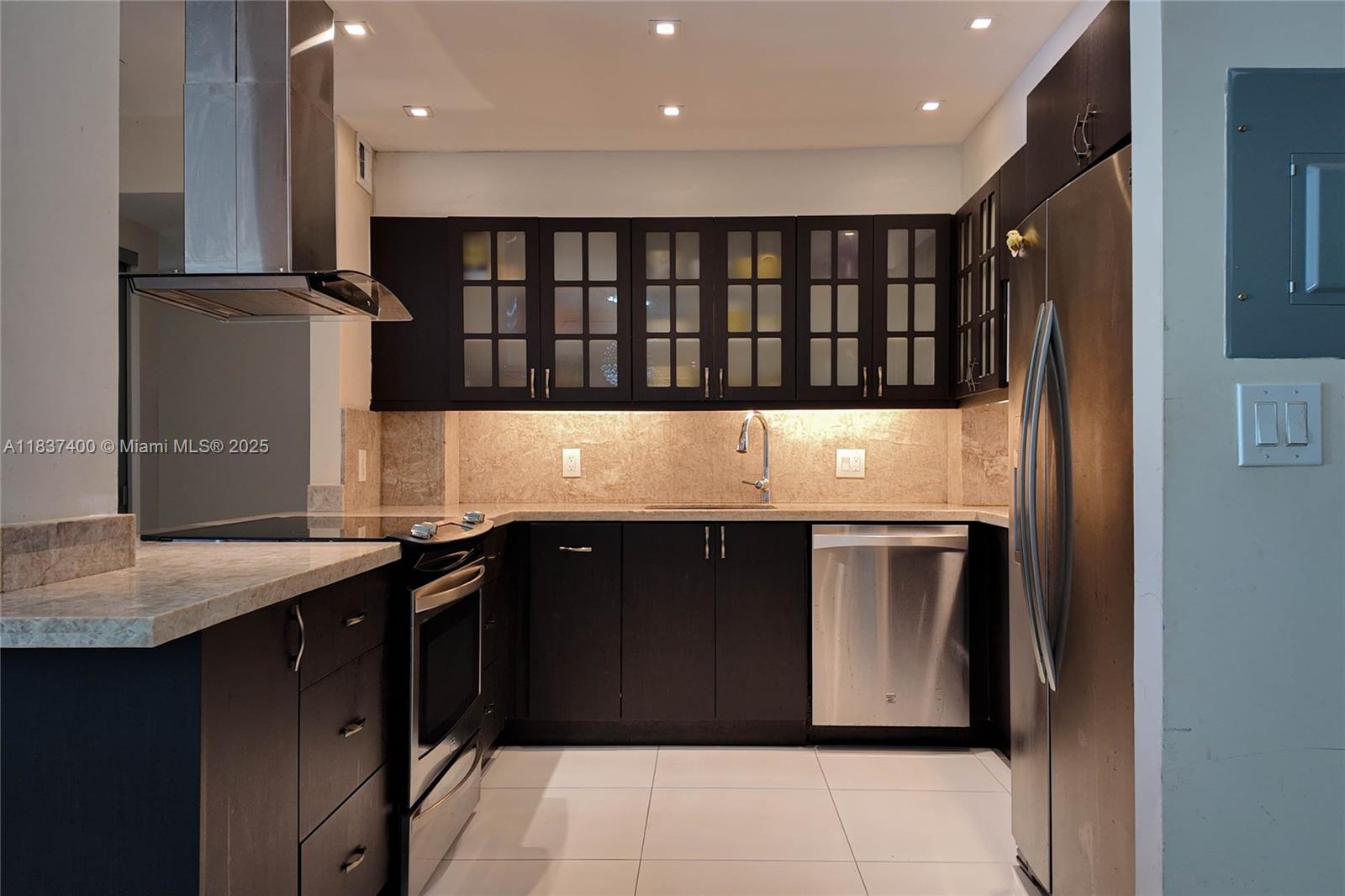 See details 3G 2 / 2 1240 sq. ft. $ 2025-07-09 0 Photo