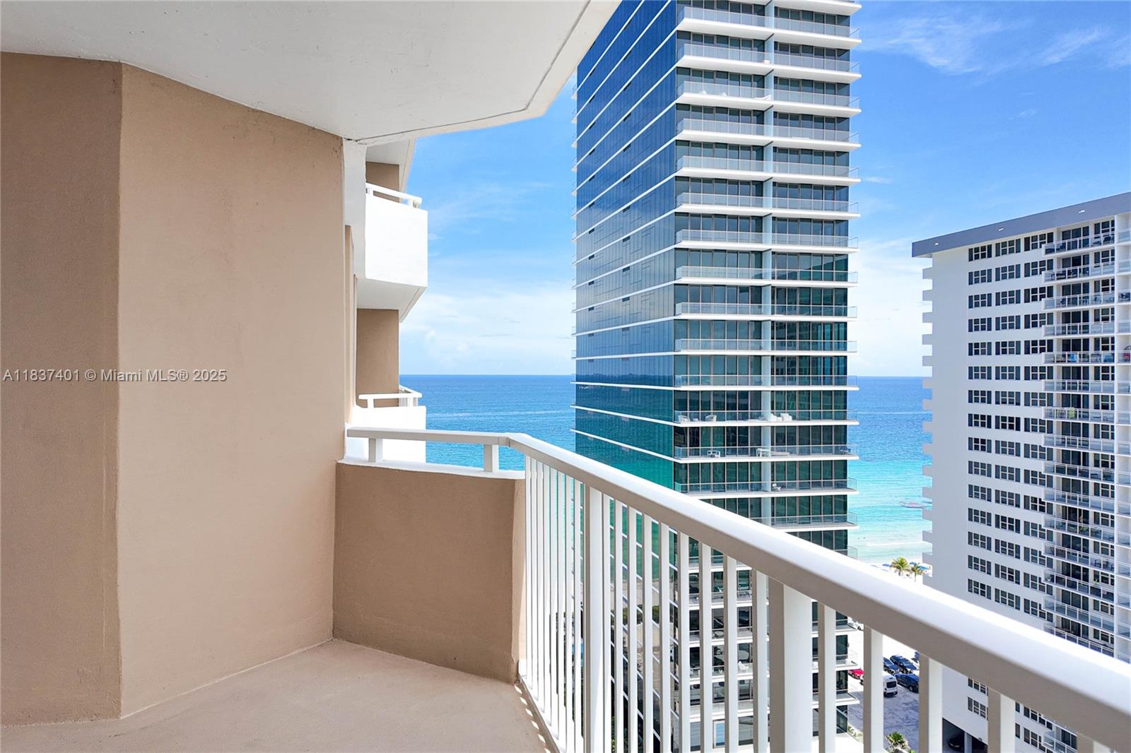 See details 17L 1 / 2 870 sq. ft. $ 2025-07-15 0 Photo