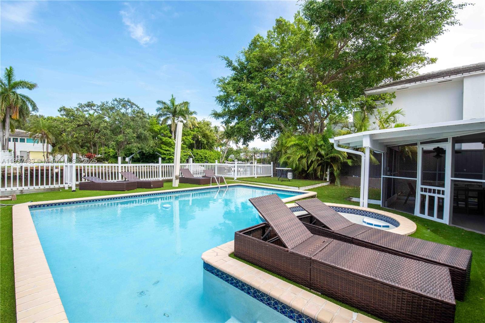 See details / sq. ft. $ 2025-08-06 0 Photo