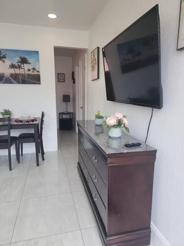 See details / sq. ft. $ 2025-07-24 0 Photo