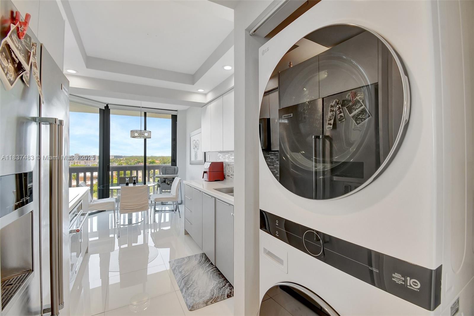 Ver detalles 808 2 / 2 1560 sq. ft. $ 2025-07-09 0 foto