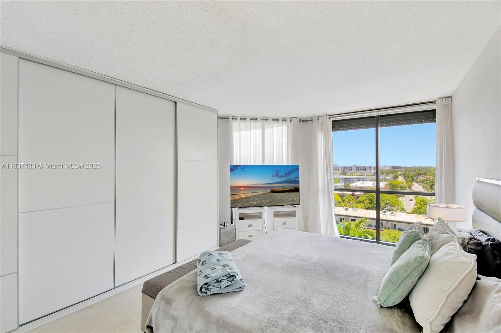 Ver detalles 808 2 / 2 1560 sq. ft. $ 2025-07-09 0 foto