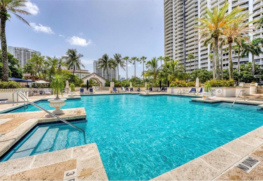 Ver detalles 808 2 / 2 1560 sq. ft. $ 2025-07-09 0 foto
