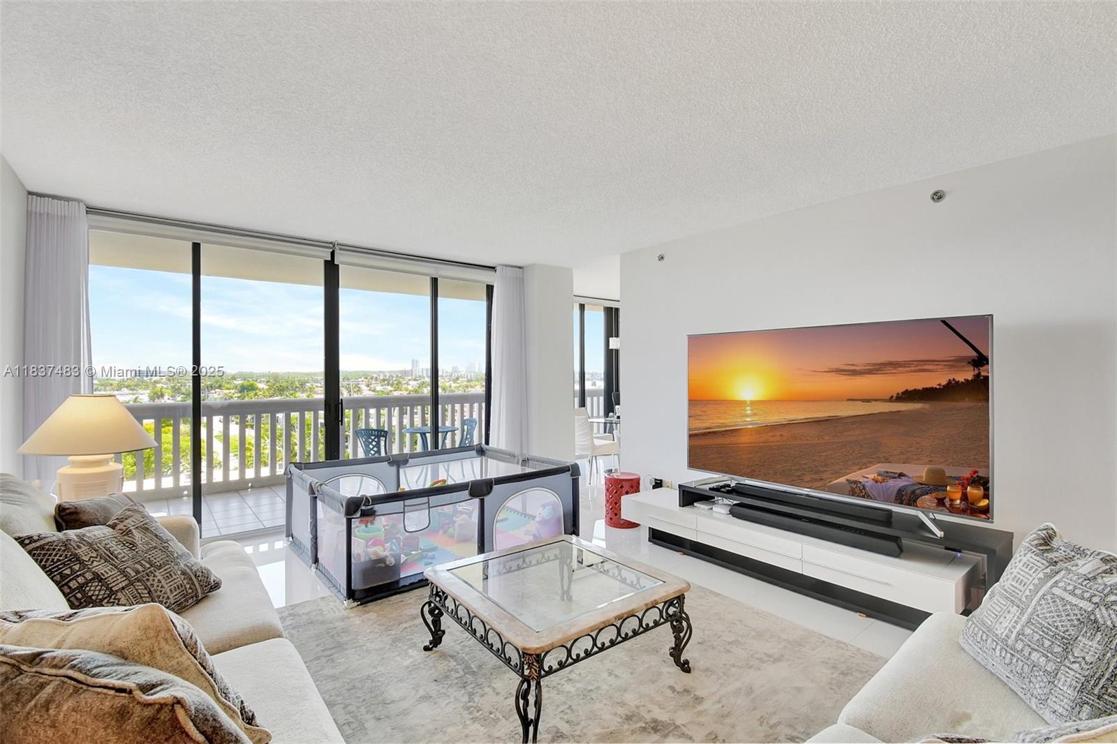 Ver detalles 808 2 / 2 1560 sq. ft. $ 2025-07-09 0 foto
