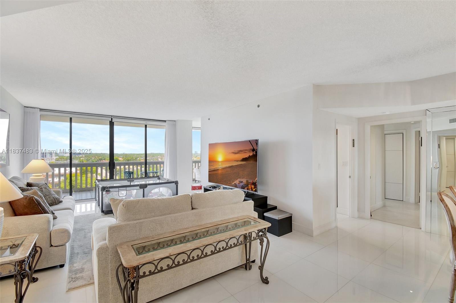 Ver detalles 808 2 / 2 1560 sq. ft. $ 2025-07-09 0 foto
