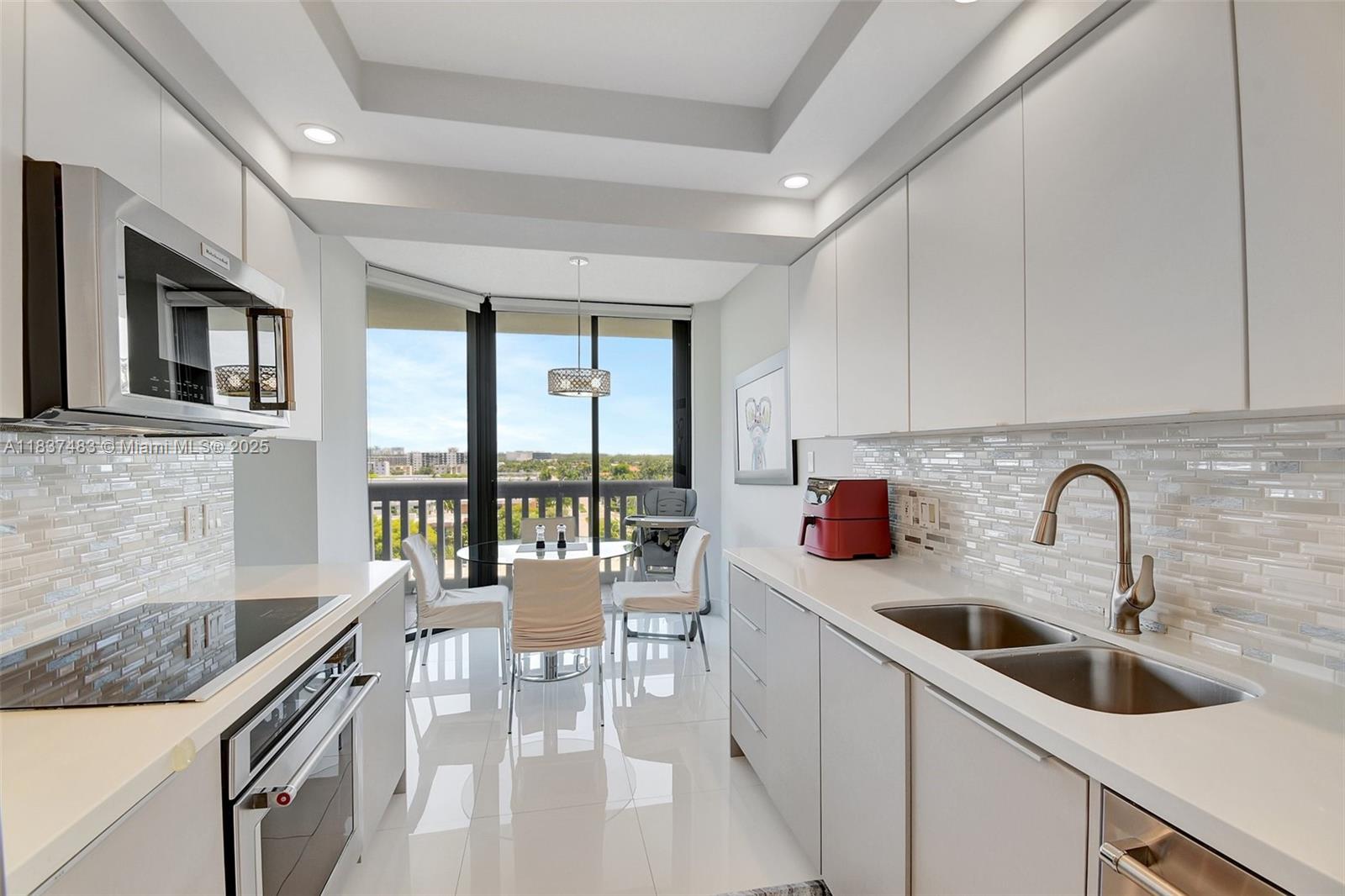 Ver detalles 808 2 / 2 1560 sq. ft. $ 2025-07-09 0 foto