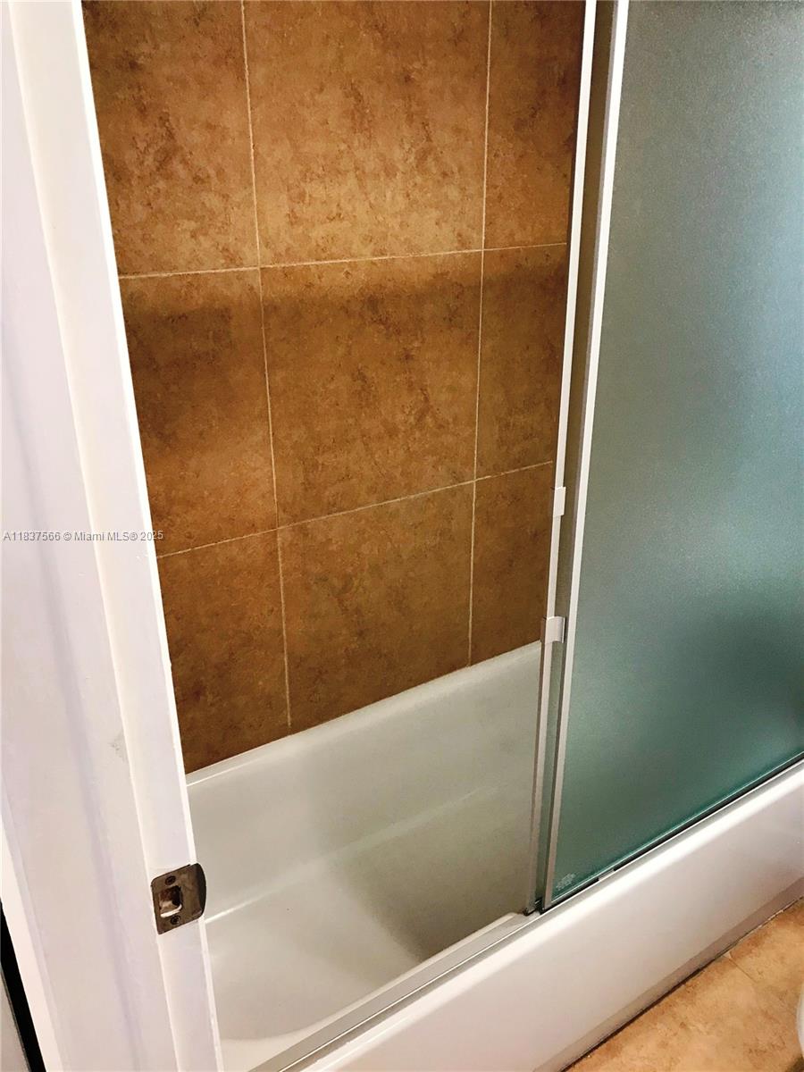 Photo of 3475 Country Club Dr  #516, Aventura, Florida, 33180 - 