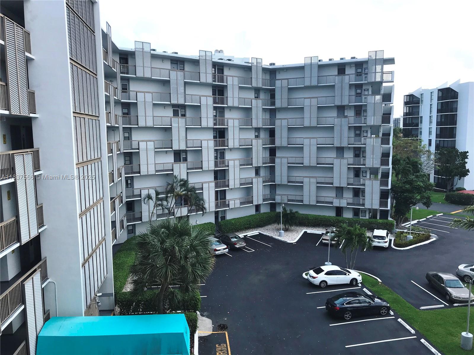Photo of 3475 Country Club Dr  #516, Aventura, Florida, 33180 - 