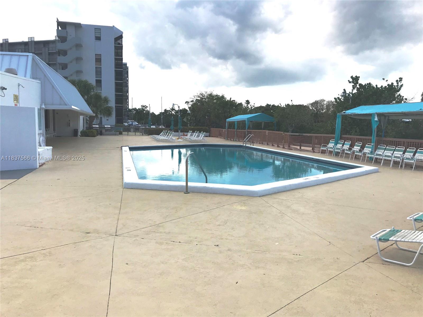 Photo of 3475 Country Club Dr  #516, Aventura, Florida, 33180 - 