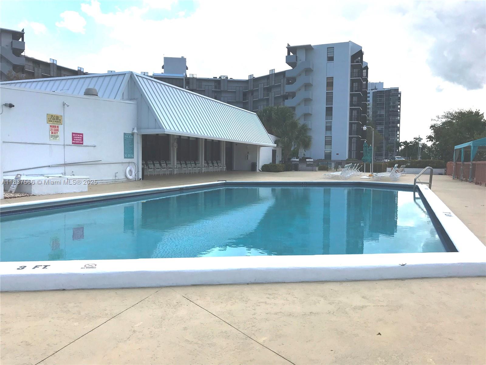 Photo of 3475 Country Club Dr  #516, Aventura, Florida, 33180 - 