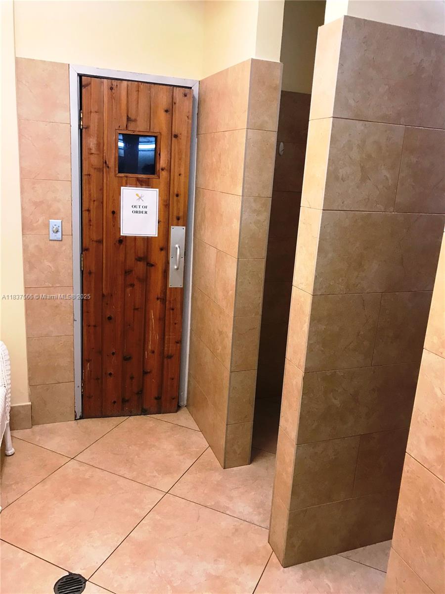 Photo of 3475 Country Club Dr  #516, Aventura, Florida, 33180 - 