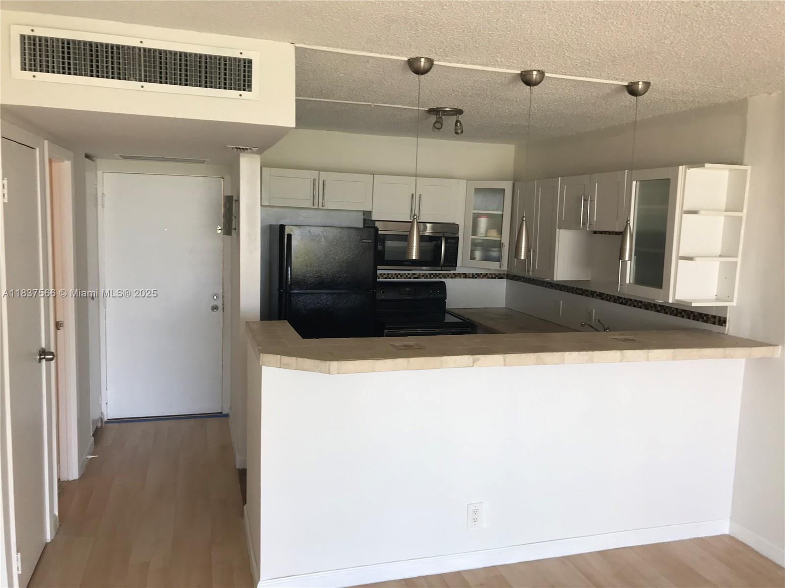 Photo of 3475 Country Club Dr #516, Aventura, Florida, 33180 -