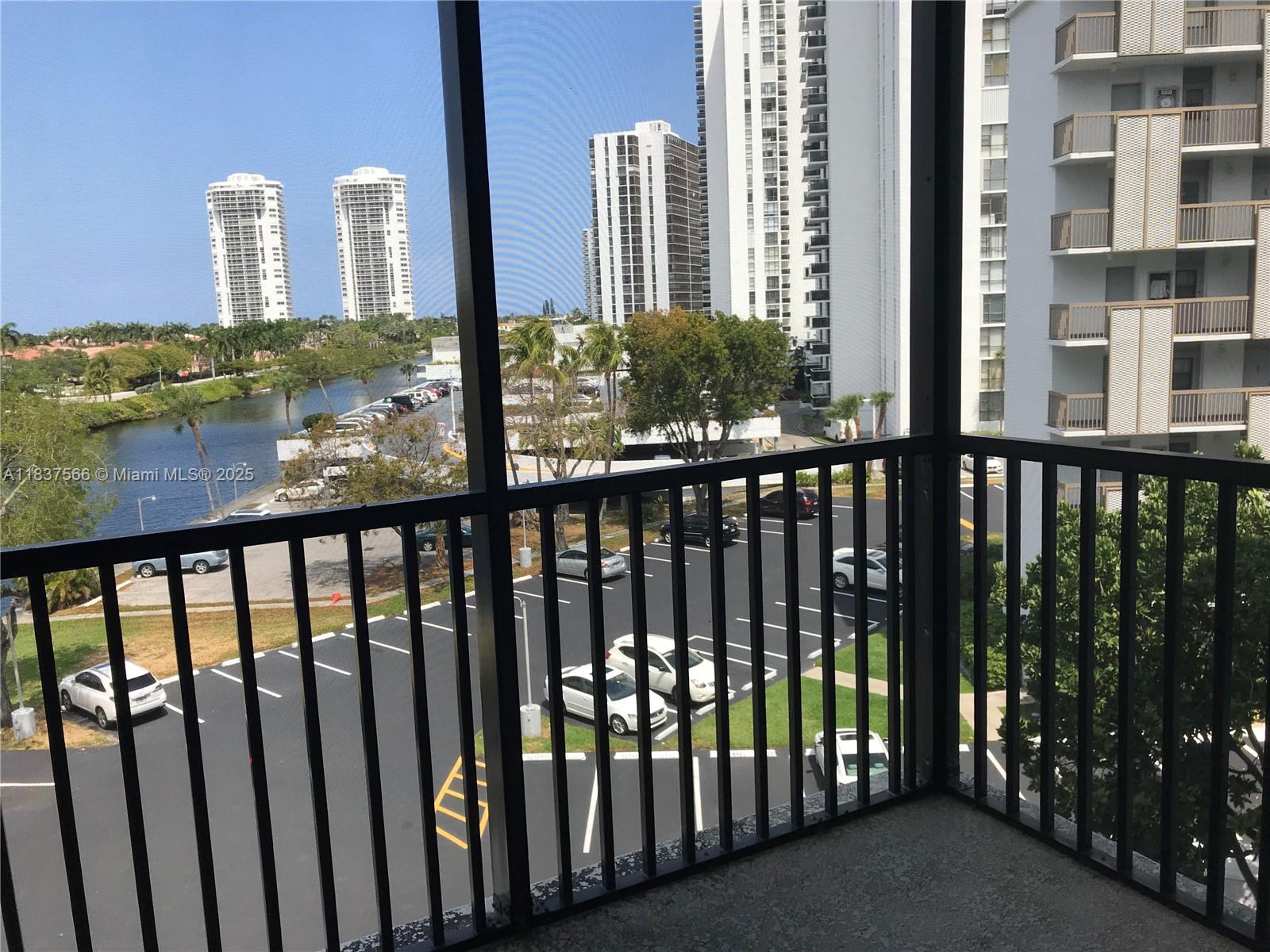 Photo of 3475 Country Club Dr  #516, Aventura, Florida, 33180 - 