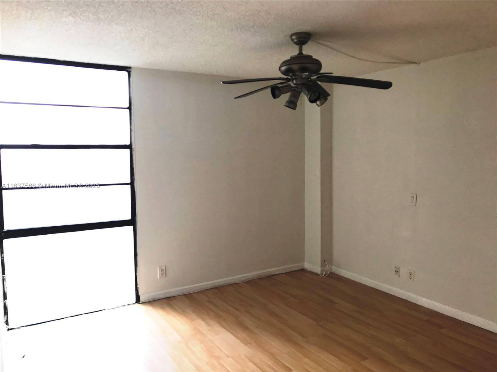 Photo of 3475 Country Club Dr  #516, Aventura, Florida, 33180 - 