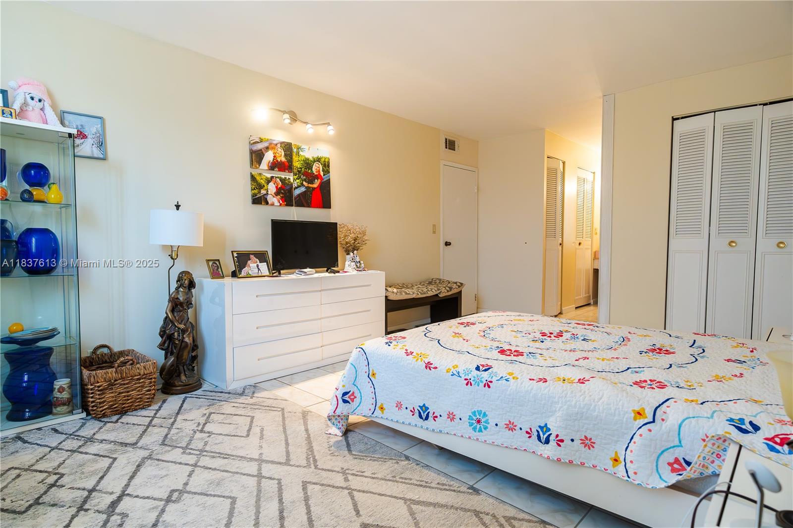 See details 502 2 / 2 1275 sq. ft. $ 2025-07-09 0 Photo