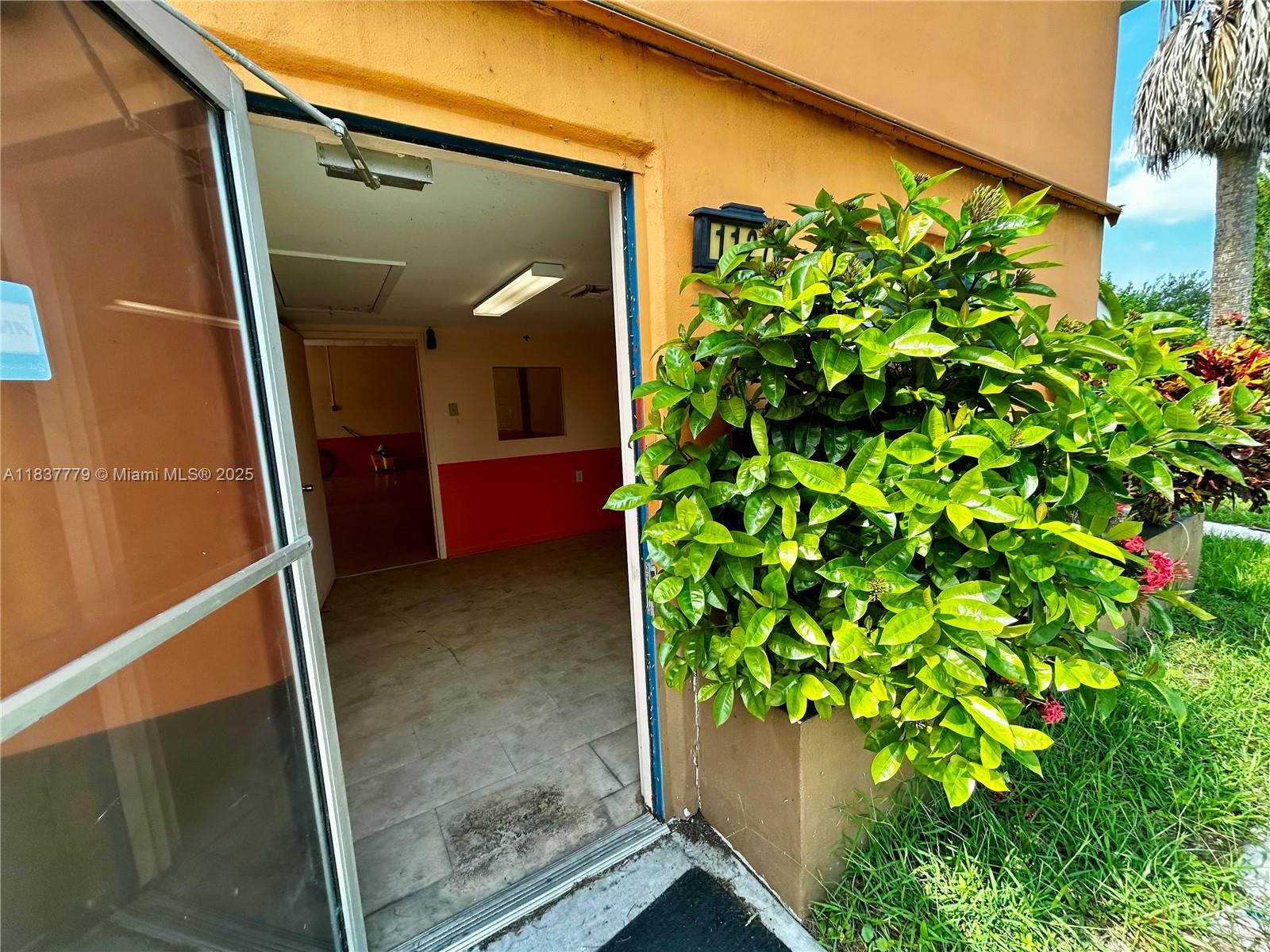   /   sq. ft. $ 2025-07-10 0 foto