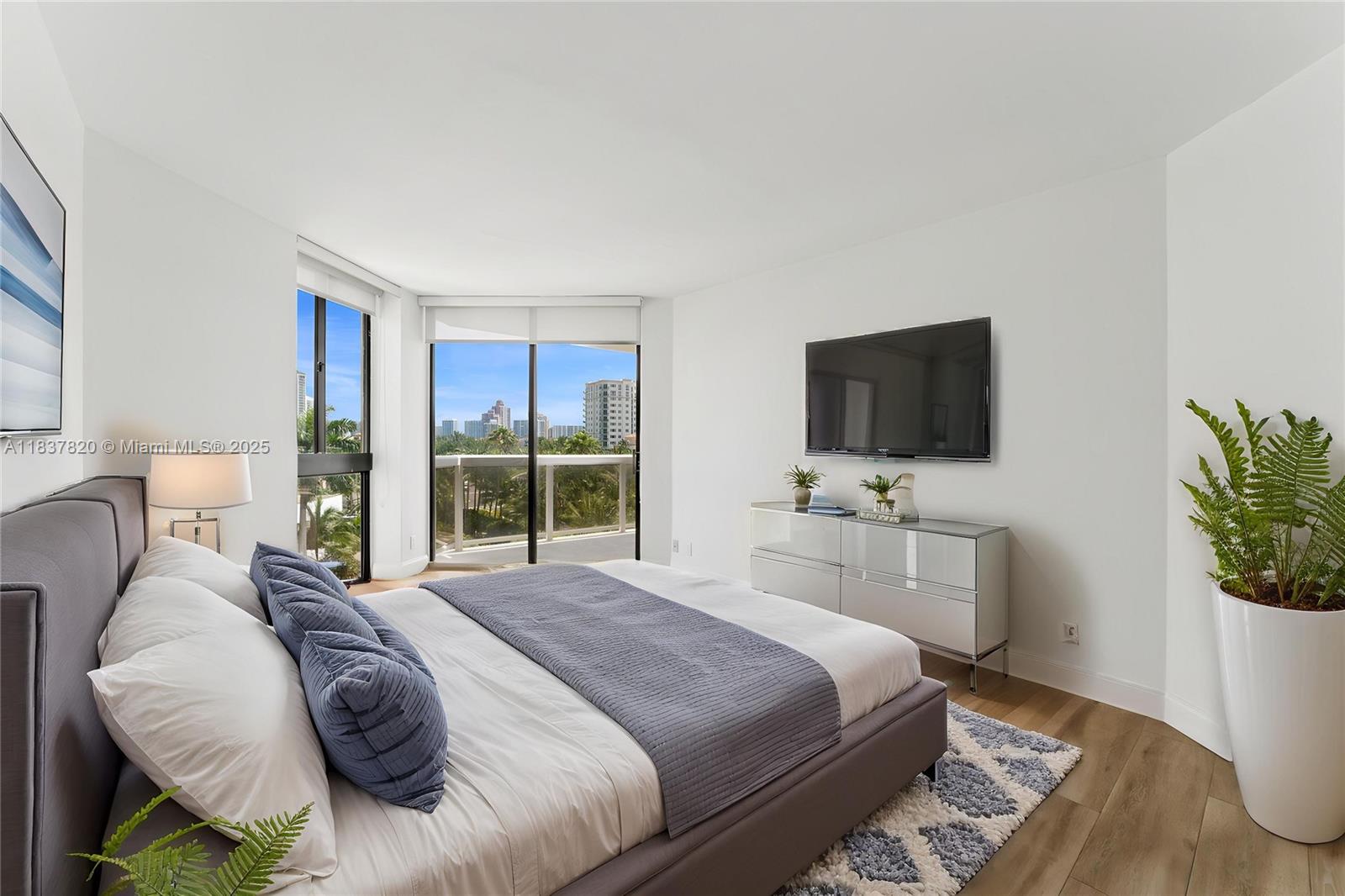 Photo of 20185 Country Club Dr  #505, Aventura, Florida, 33180 - 