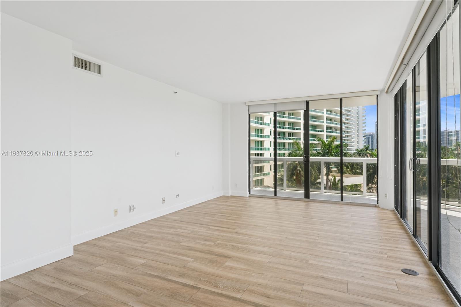 Photo of 20185 Country Club Dr  #505, Aventura, Florida, 33180 - 