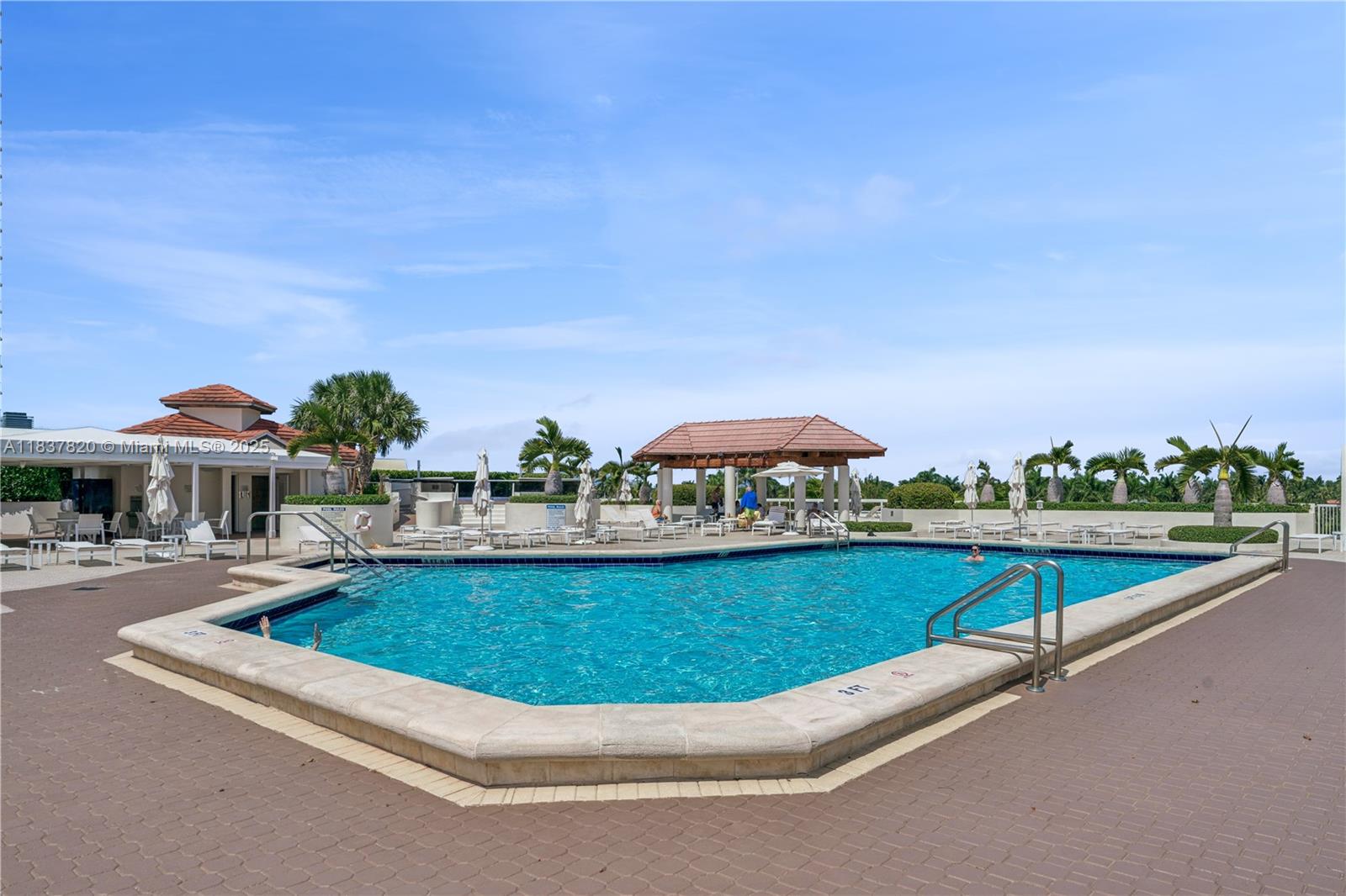 Photo of 20185 Country Club Dr  #505, Aventura, Florida, 33180 - 
